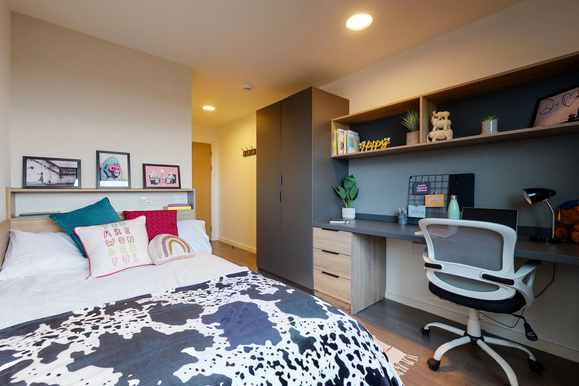 Ensuite Glasgow student Canvas